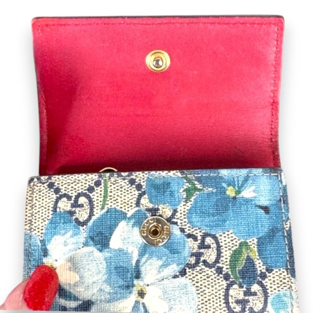 Gucci Blue Blooms GG Supreme 6 Key Holder with COA - Picture 4 of 16